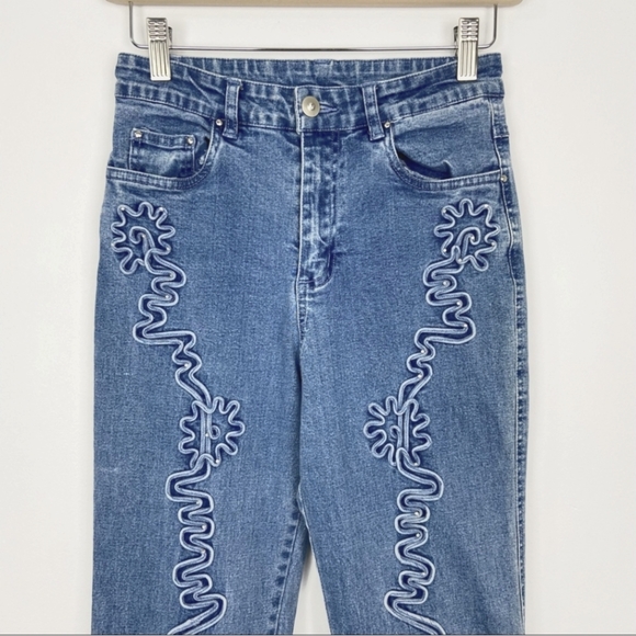 Y2K stretch Pipping with bling Jeans - Picture 3 of 9